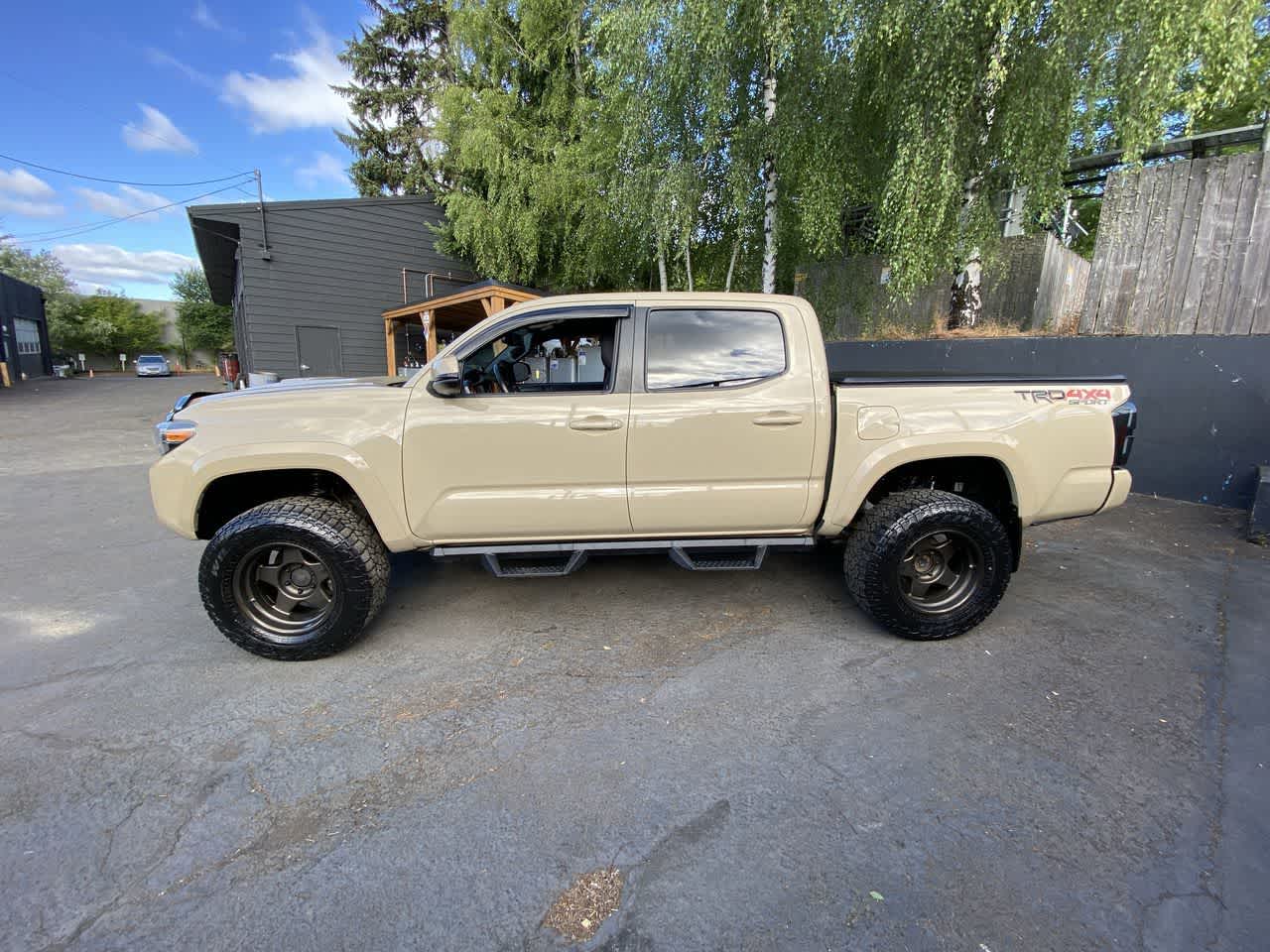 Thumbnail: 2016 Toyota Tacoma - 3