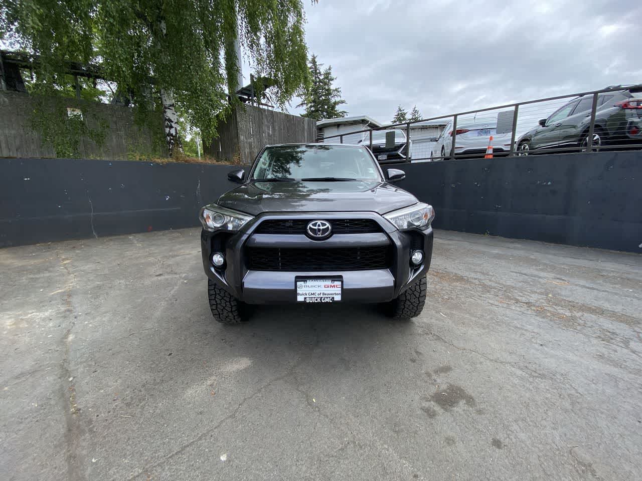 Thumbnail: 2018 Toyota 4Runner - 9