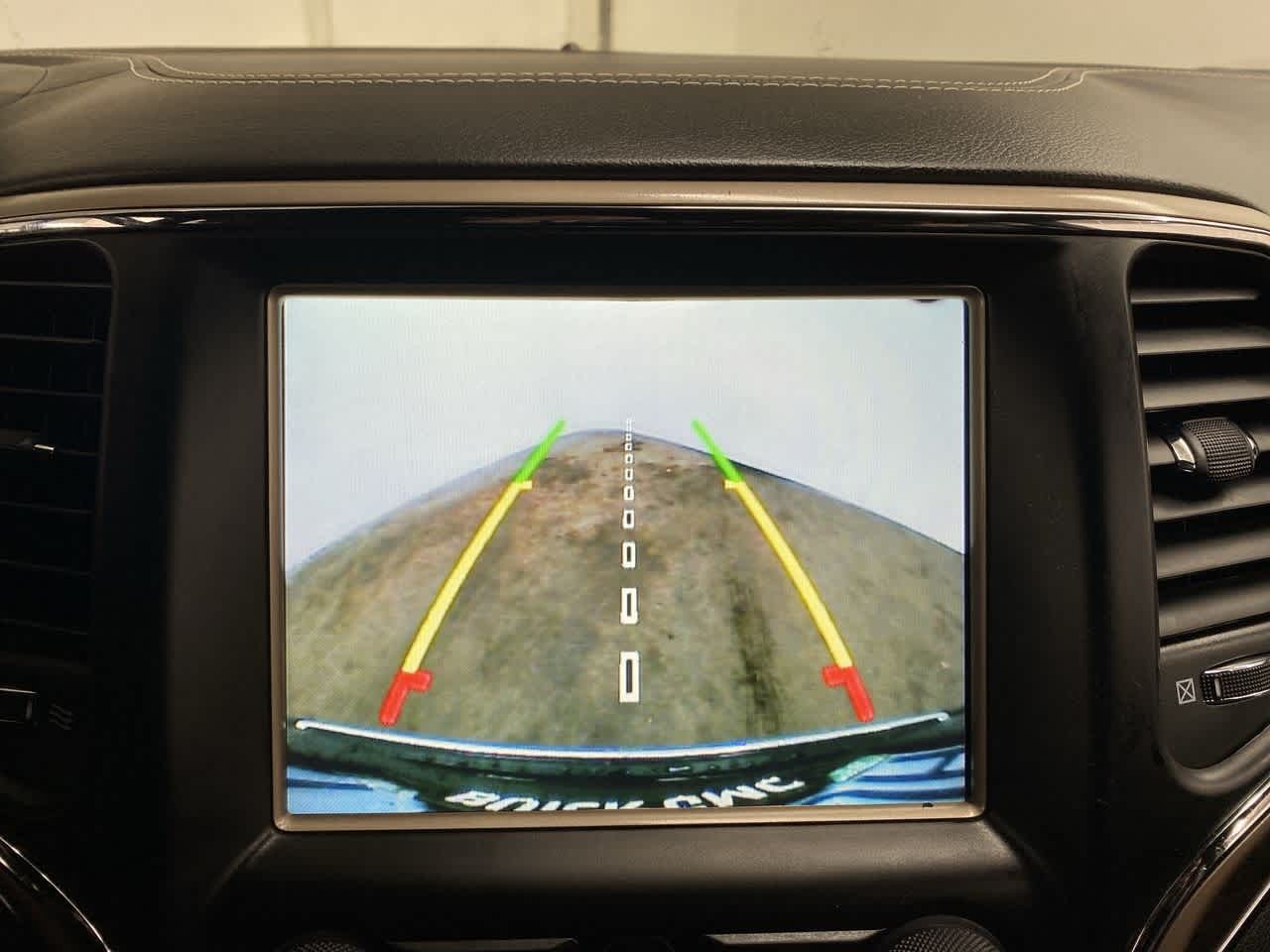 Thumbnail: 2016 Jeep Grand Cherokee - 24