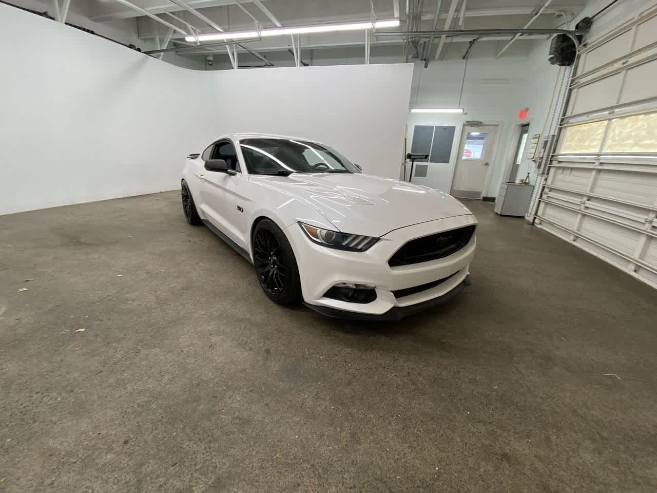Thumbnail: 2017 Ford Mustang - 8