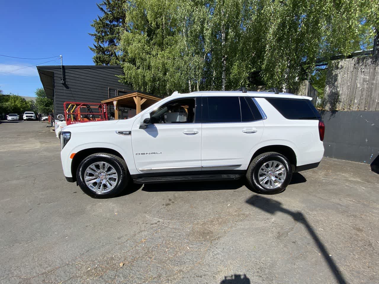 Thumbnail: 2024 GMC Yukon - 3