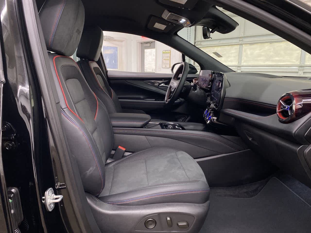 Thumbnail: 2024 Chevrolet Blazer EV - 20