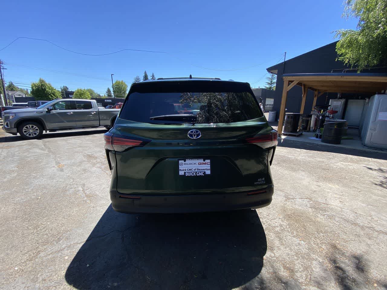 Thumbnail: 2022 Toyota Sienna - 5