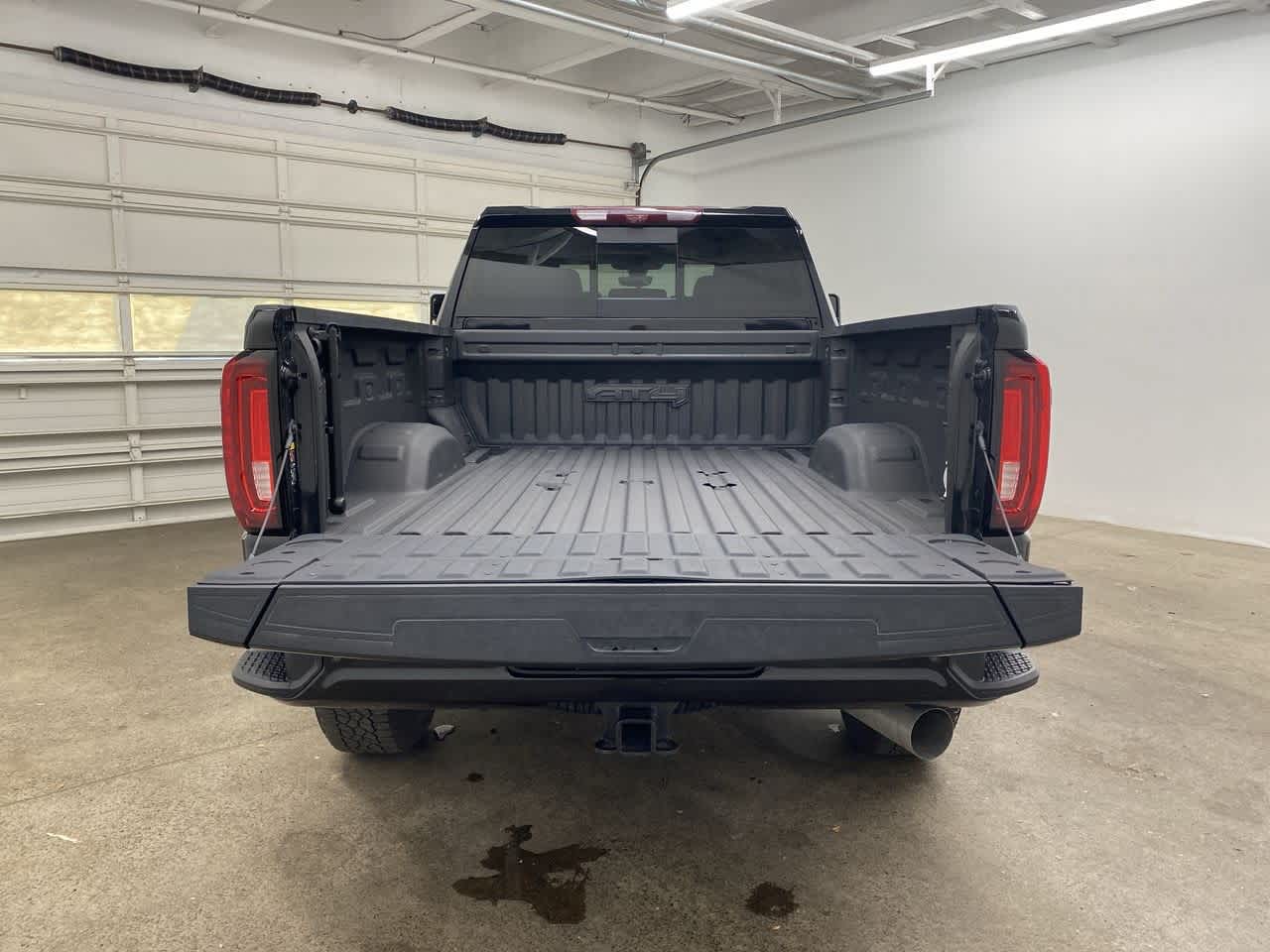 Thumbnail: 2022 GMC Sierra 3500 - 28
