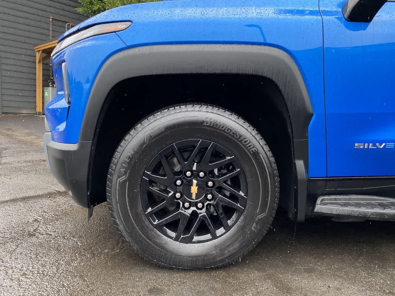 Thumbnail: 2026 Chevrolet Silverado EV - 11