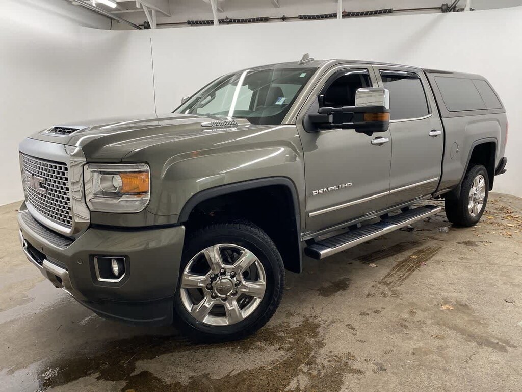 Used 2017 GMC Sierra 2500HD Denali Truck Crew Cab