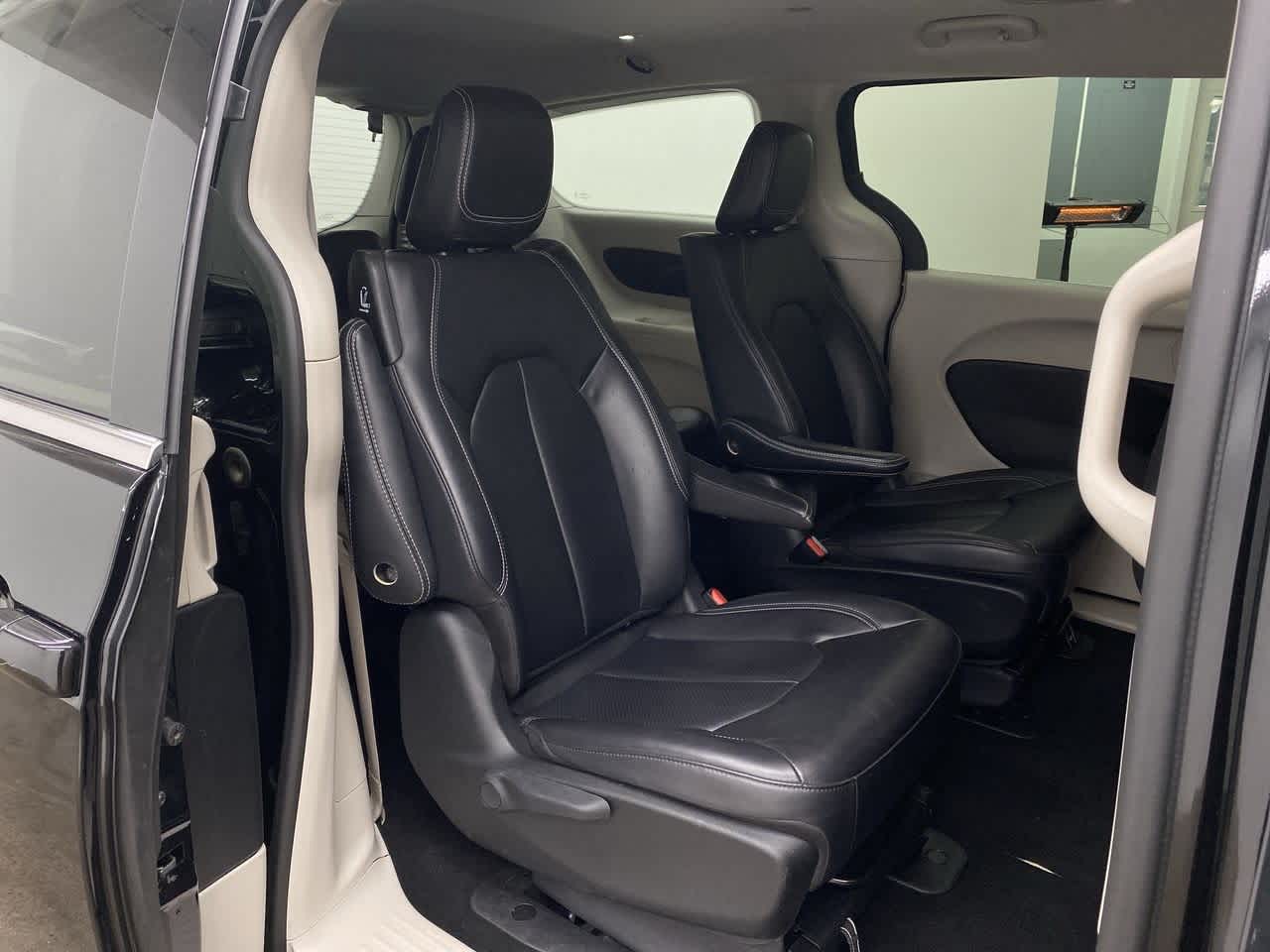 Thumbnail: 2024 Chrysler Pacifica - 18