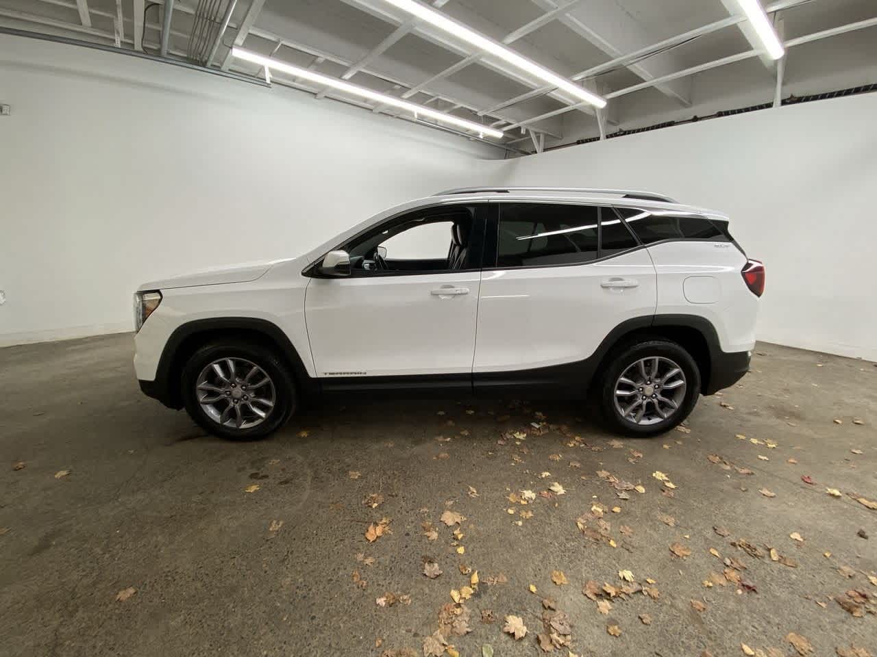 Thumbnail: 2023 GMC Terrain - 3