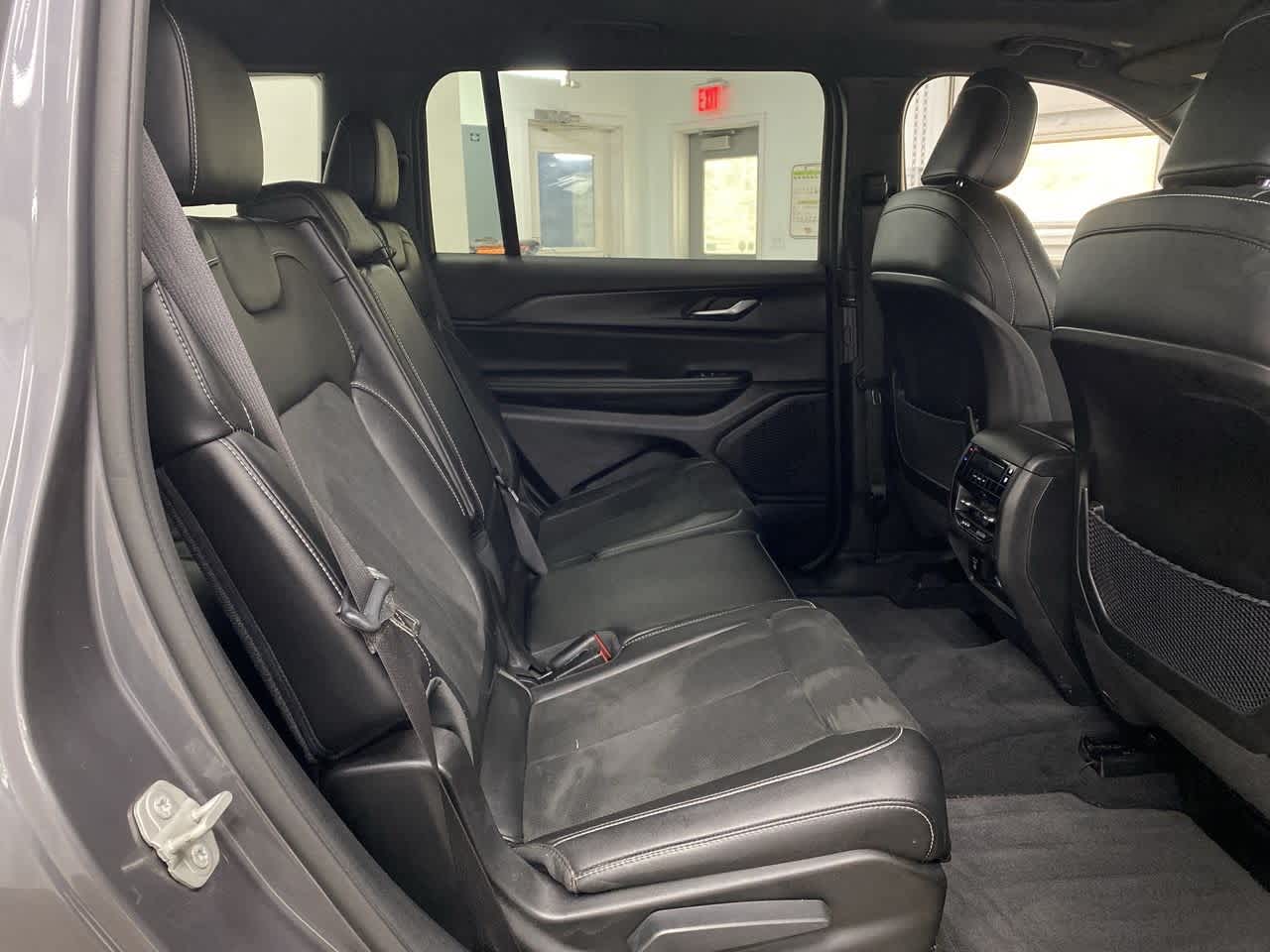 Thumbnail: 2023 Jeep Grand Cherokee - 17