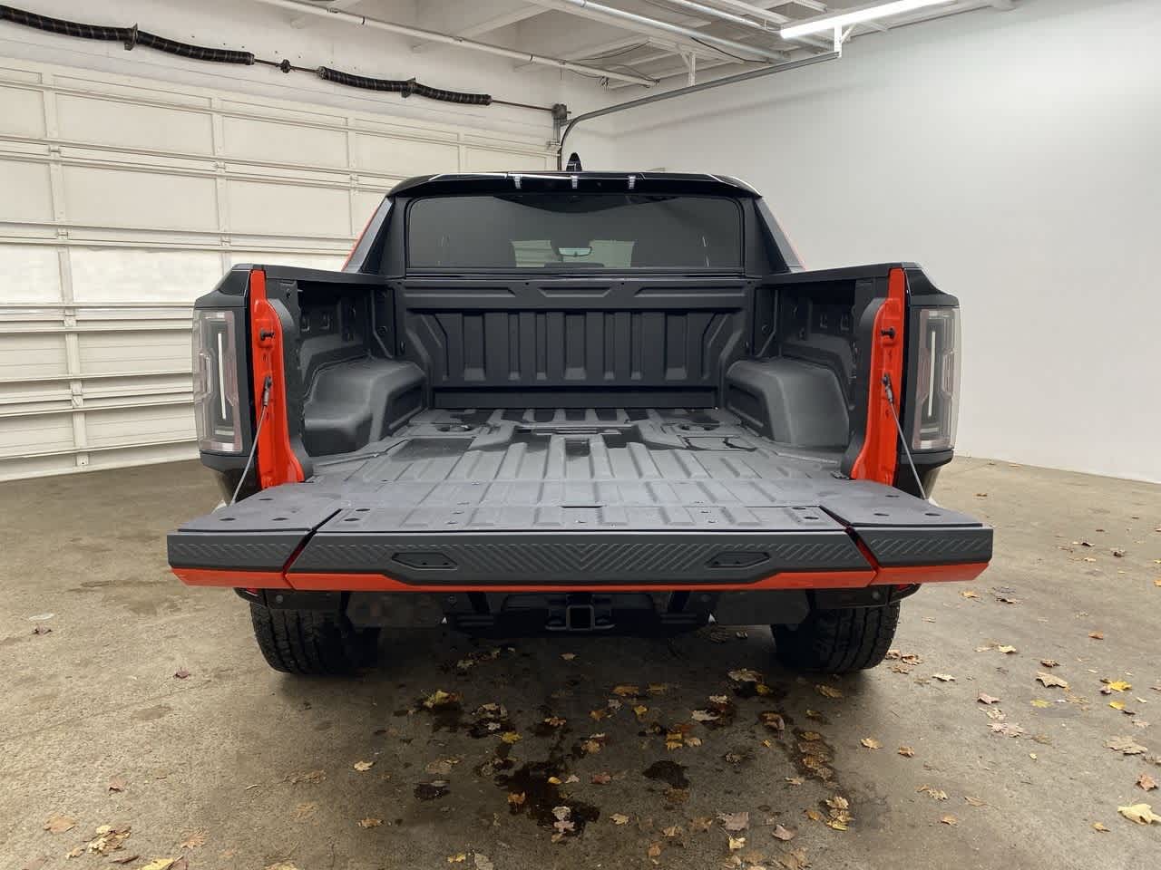 Thumbnail: 2025 GMC Hummer EV - 29