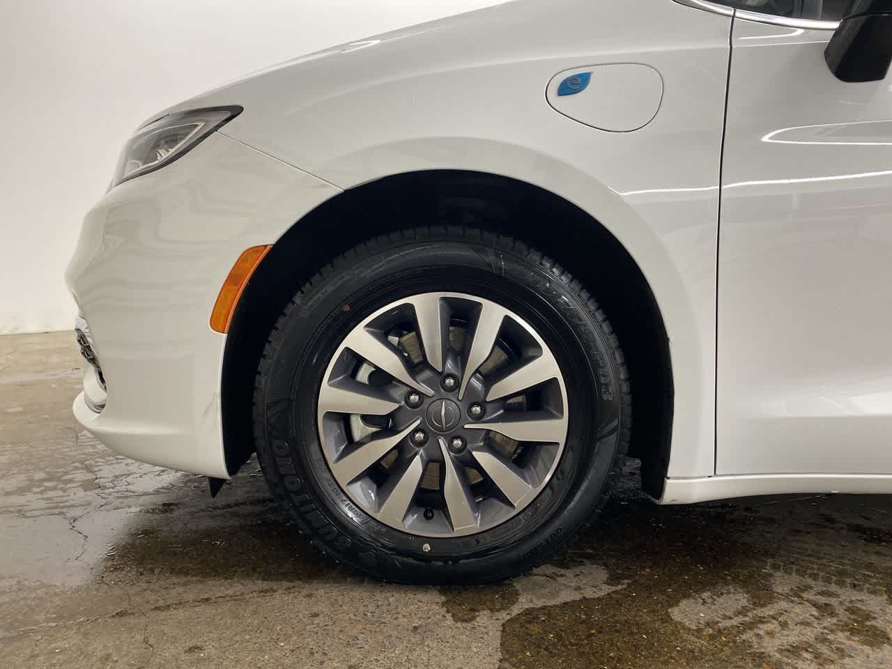 Thumbnail: 2024 Chrysler Pacifica - 12