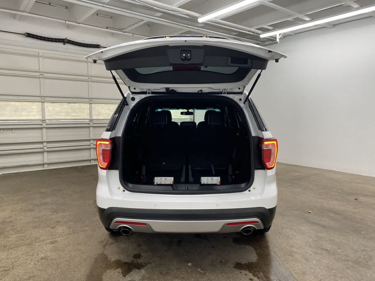 Thumbnail: 2016 Ford Explorer - 29