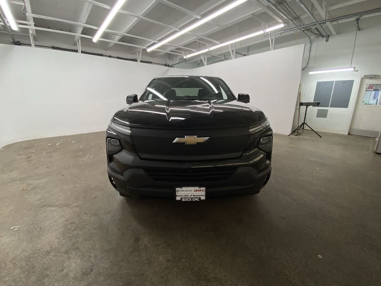 Thumbnail: 2024 Chevrolet Silverado EV - 9