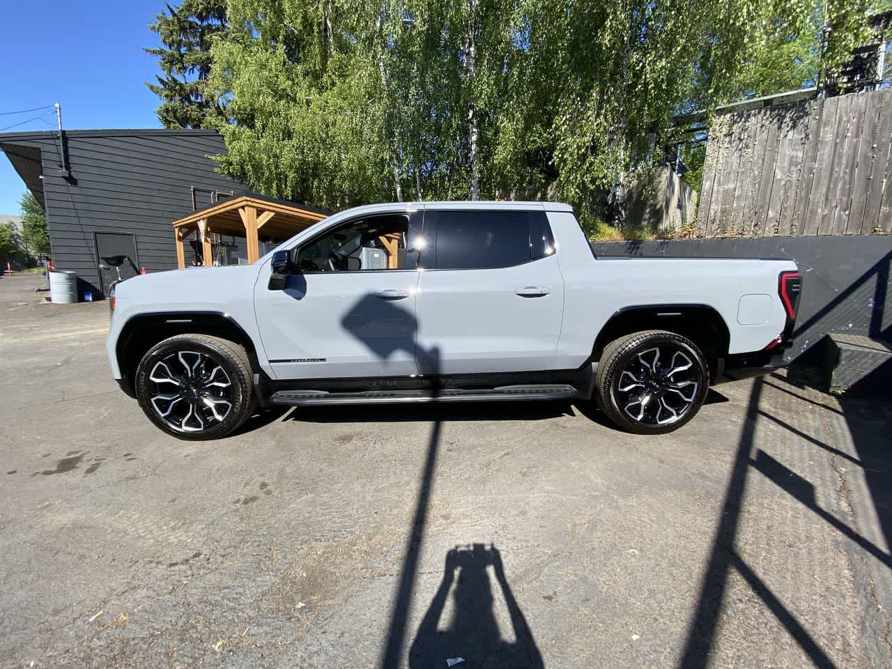Thumbnail: 2025 GMC Sierra EV - 3