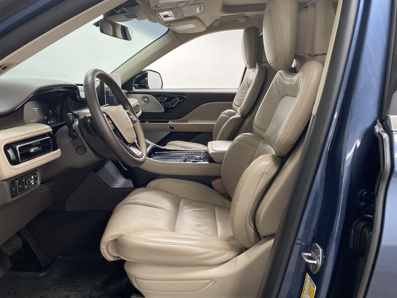 Thumbnail: 2020 Lincoln Aviator - 13