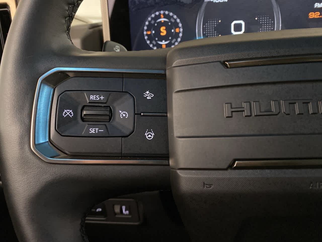 Thumbnail: 2025 GMC Hummer EV - 21