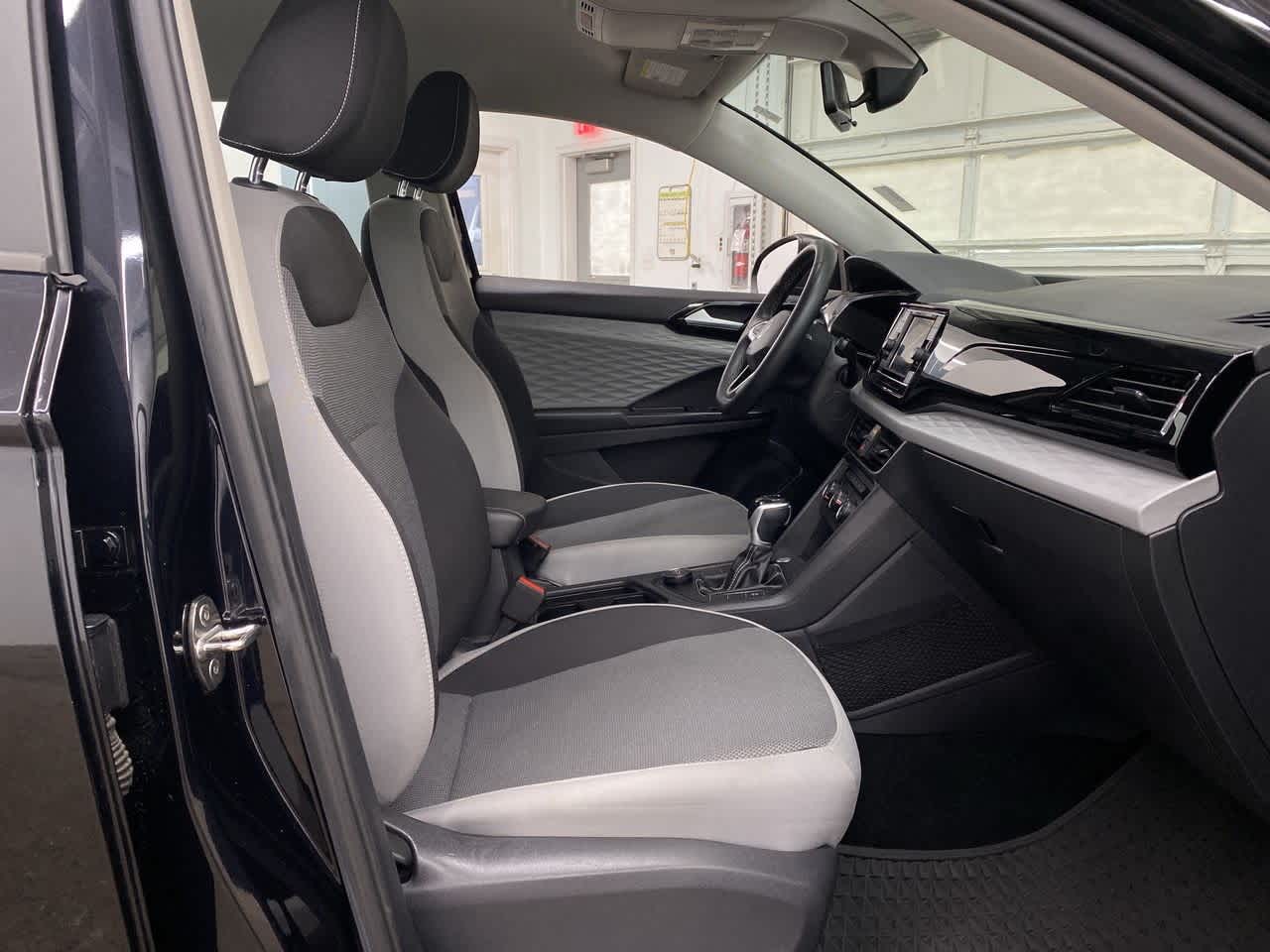 Thumbnail: 2022 Volkswagen Taos - 18