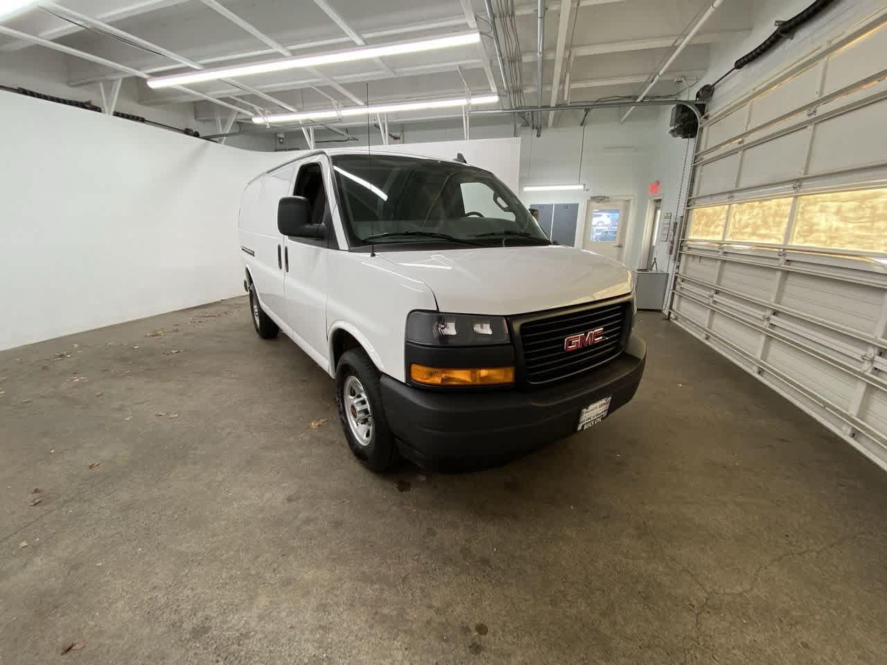 Thumbnail: 2023 GMC Savana - 8