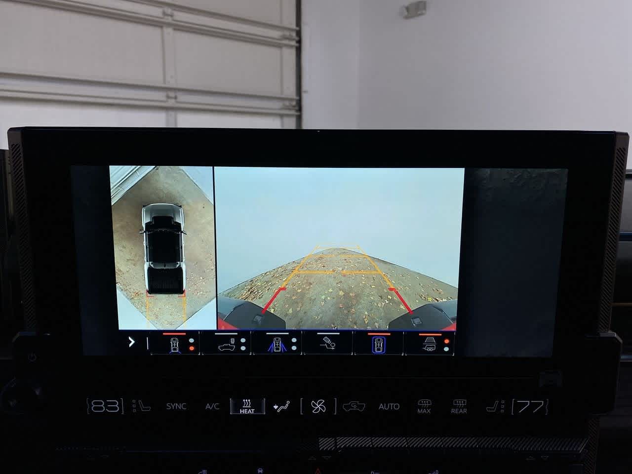 Thumbnail: 2025 GMC Hummer EV - 26