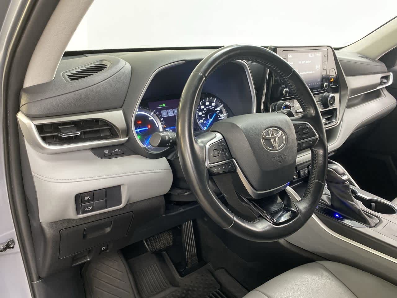 Thumbnail: 2021 Toyota Highlander - 2