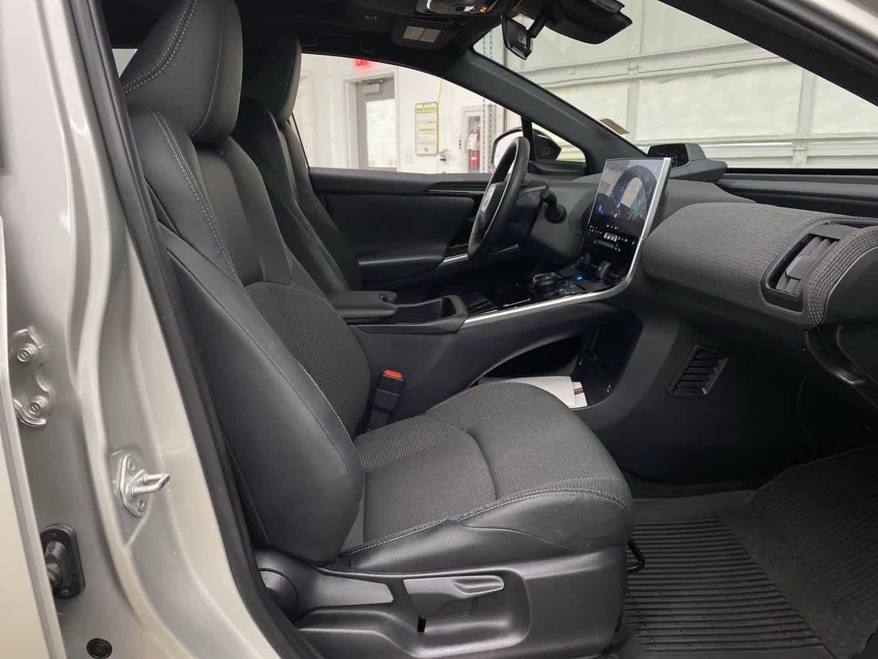 Thumbnail: 2024 Toyota bZ4X - 18