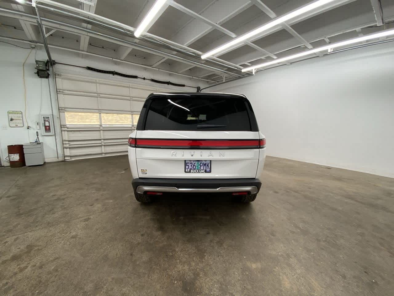 Thumbnail: 2023 Rivian R1S - 5