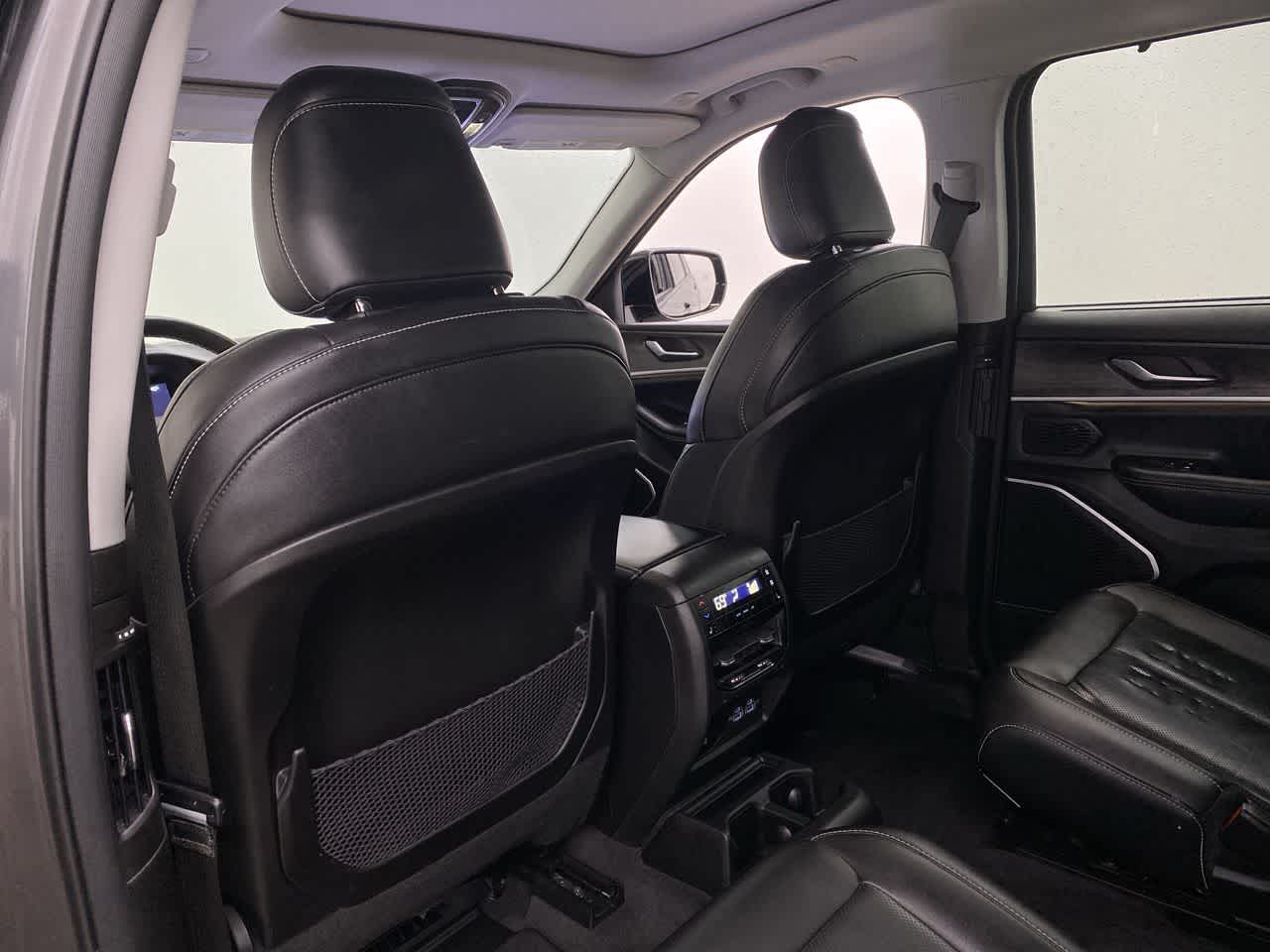 Thumbnail: 2022 Jeep Grand Cherokee - 15