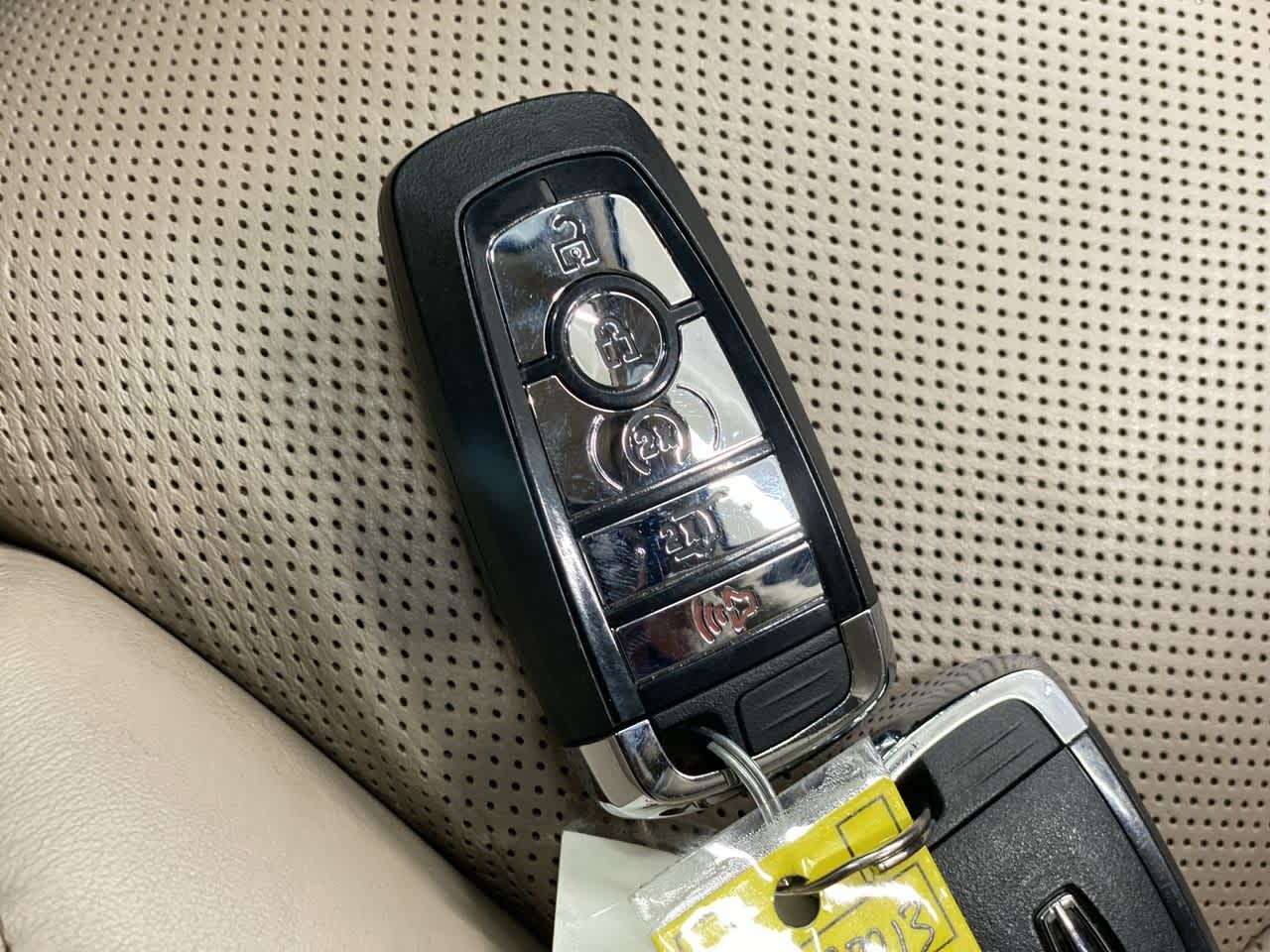 Thumbnail: 2020 Lincoln Aviator - 28