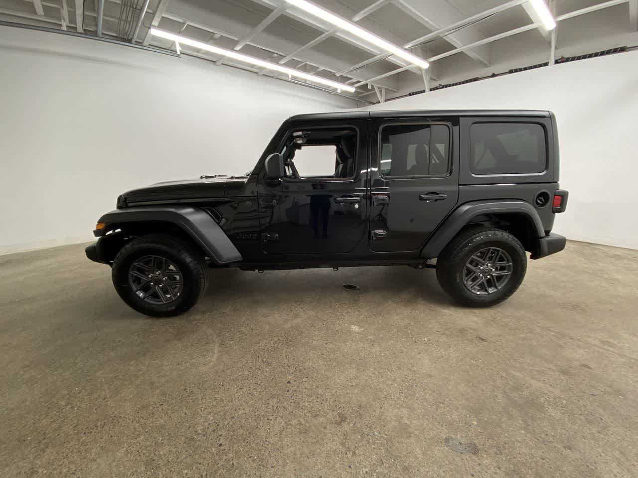 Thumbnail: 2025 Jeep Wrangler - 3