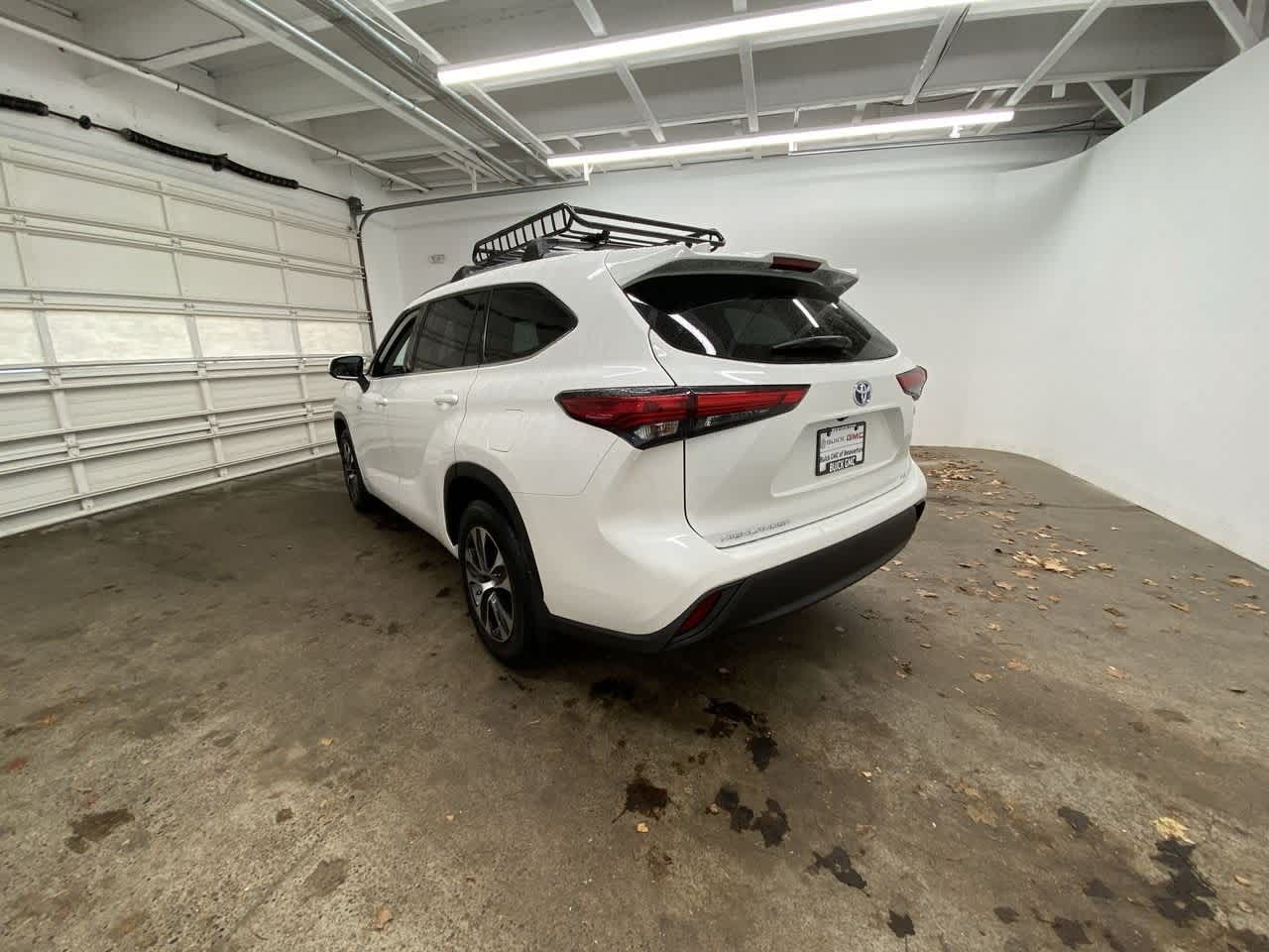 Thumbnail: 2021 Toyota Highlander - 4