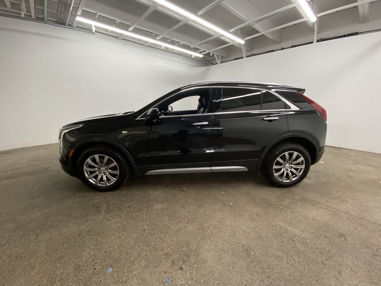 Thumbnail: 2019 Cadillac XT4 - 3