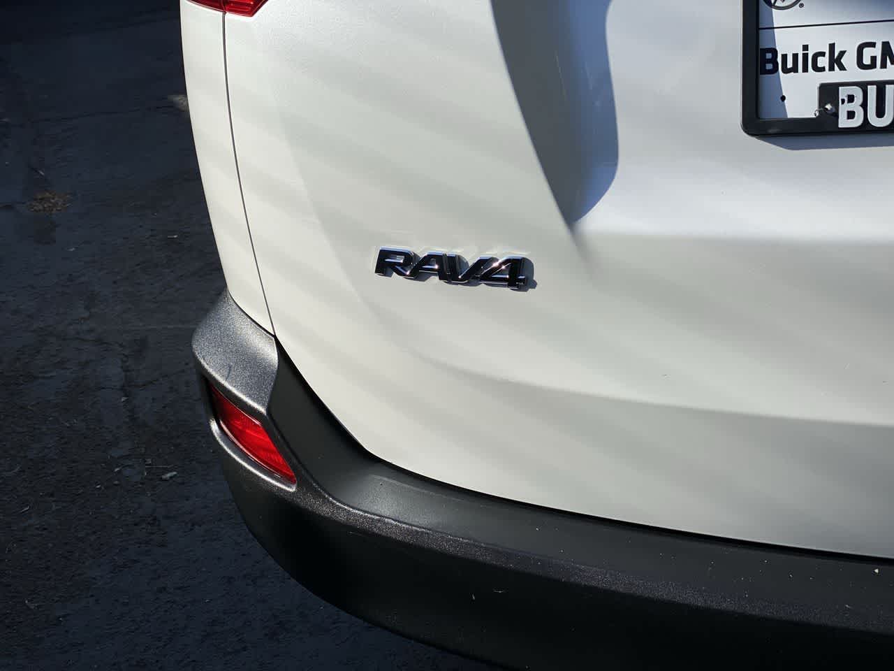 Thumbnail: 2014 Toyota RAV4 - 10