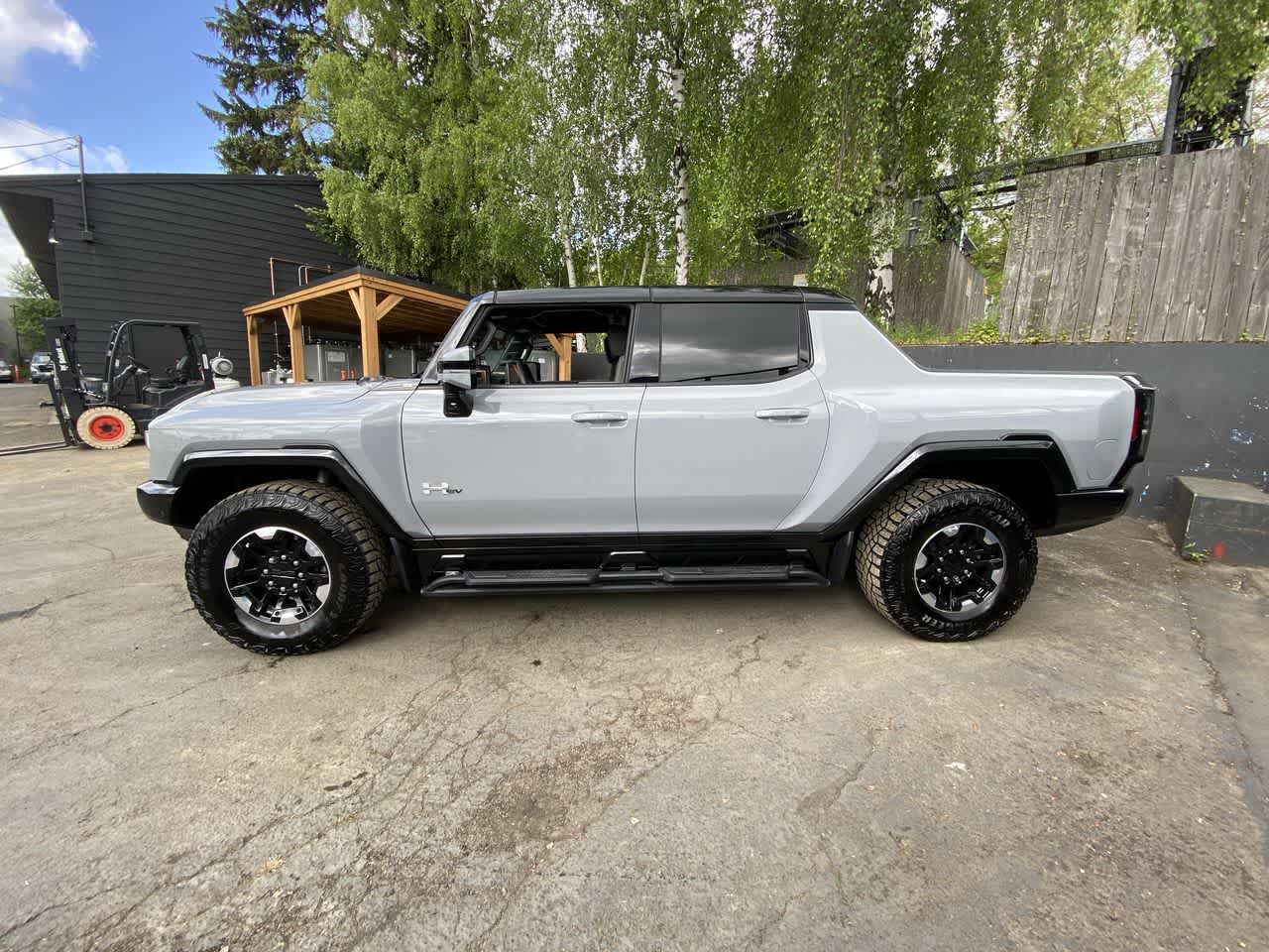 Thumbnail: 2025 GMC Hummer EV - 3