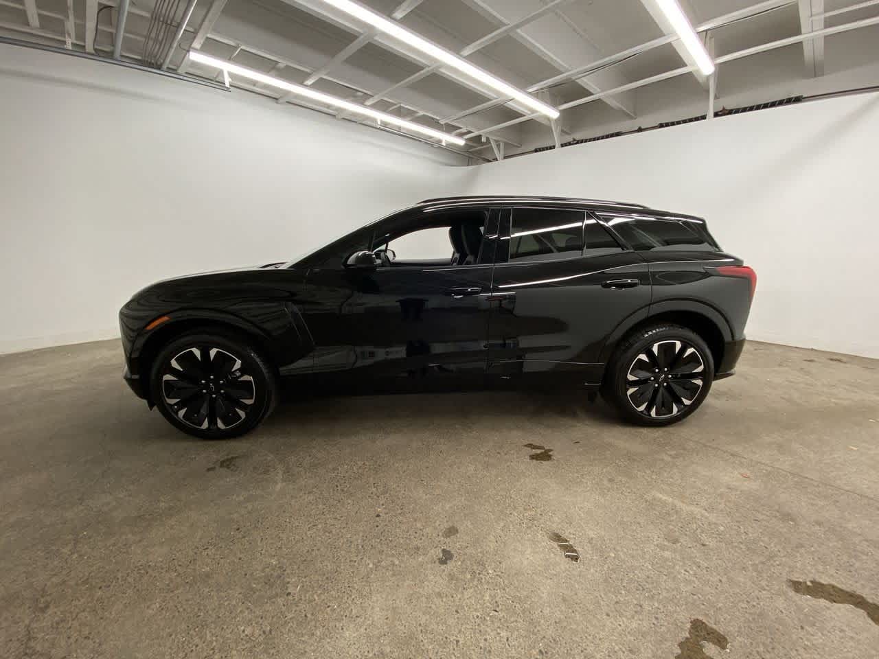 Thumbnail: 2024 Chevrolet Blazer EV - 3