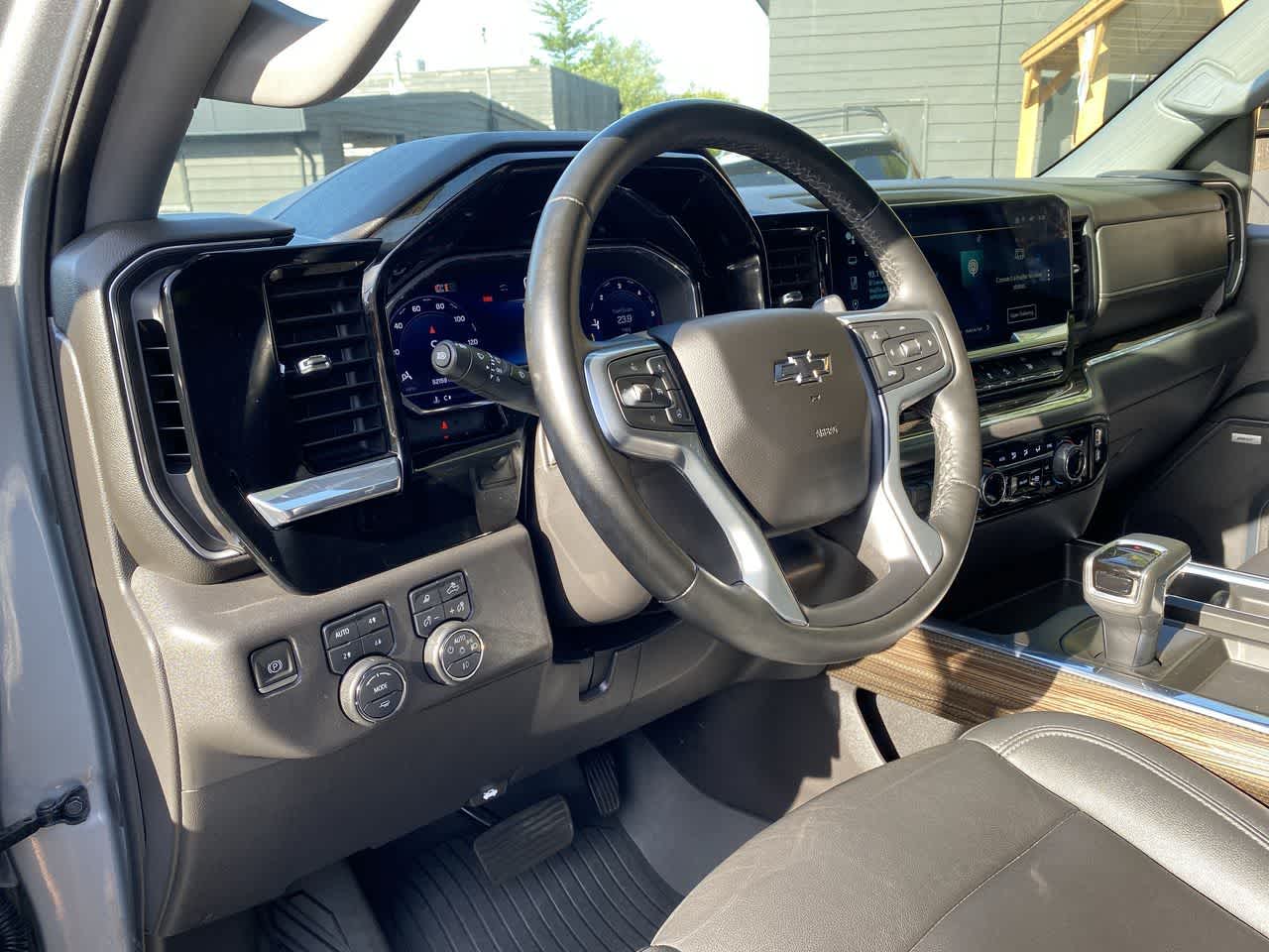 Thumbnail: 2024 Chevrolet Silverado 1500 - 2
