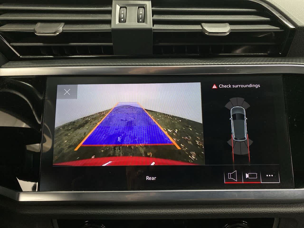 Thumbnail: 2024 Audi Q3 - 26