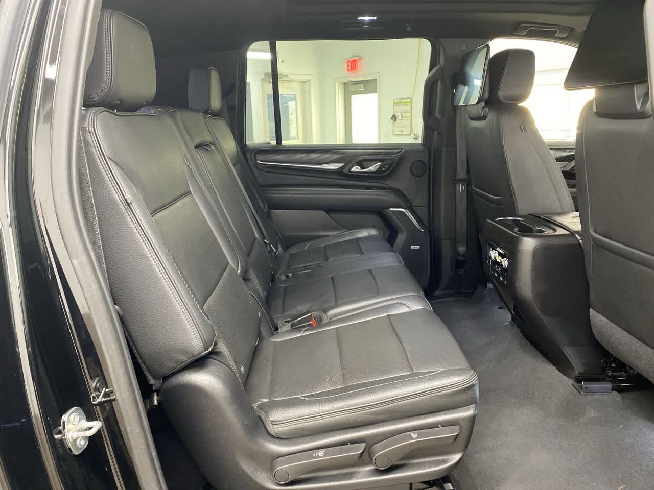 Thumbnail: 2021 GMC Yukon XL - 17