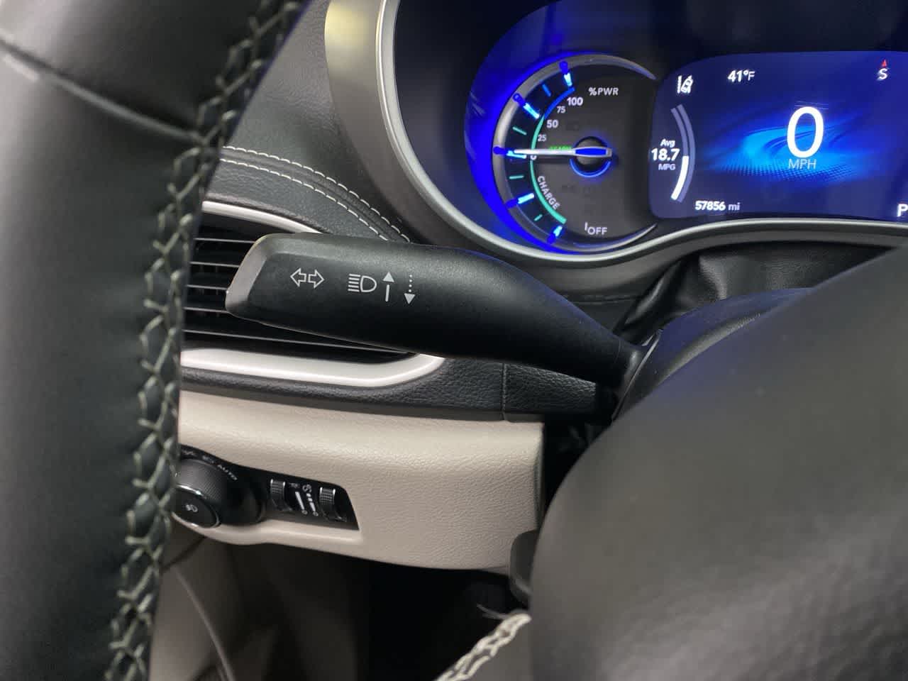 Thumbnail: 2023 Chrysler Pacifica - 24