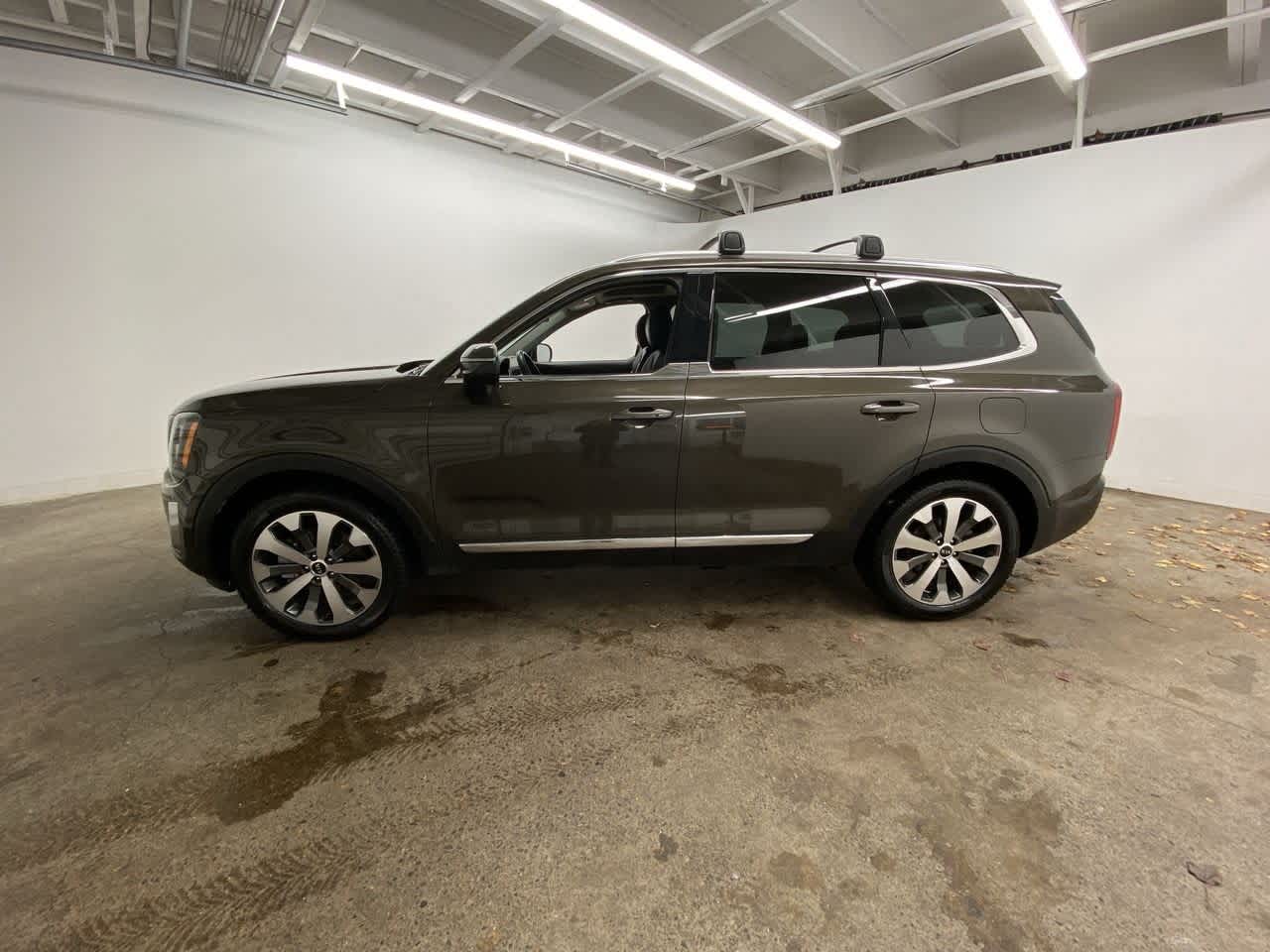 Thumbnail: 2021 Kia Telluride - 3