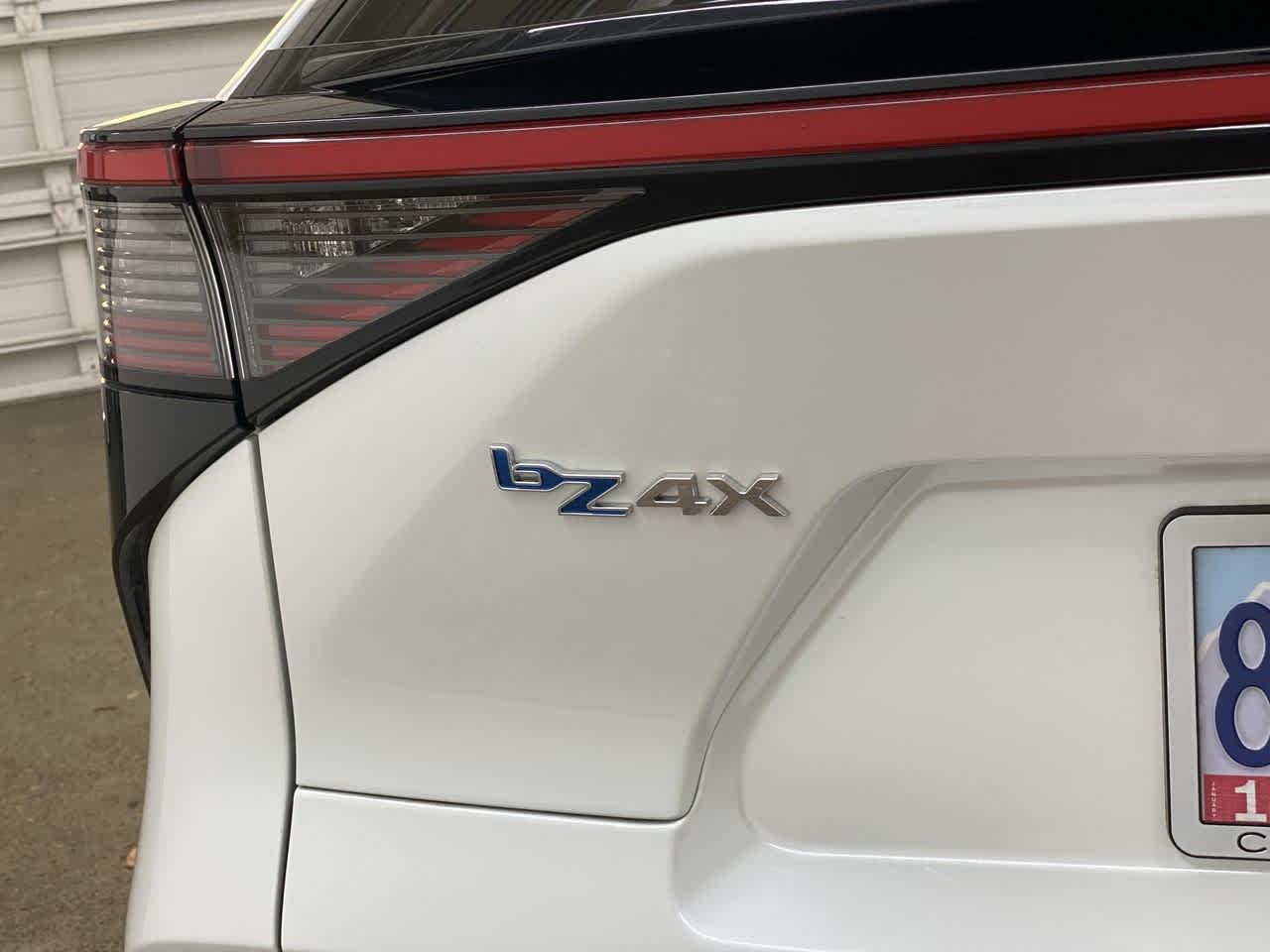 Thumbnail: 2023 Toyota bZ4X - 10