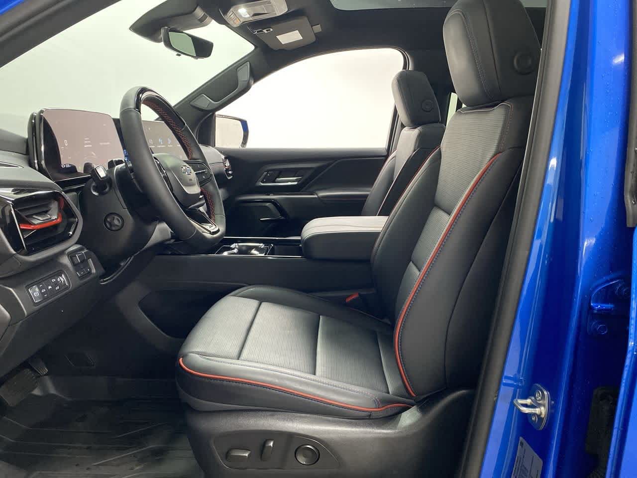 Thumbnail: 2025 Chevrolet Silverado EV - 13