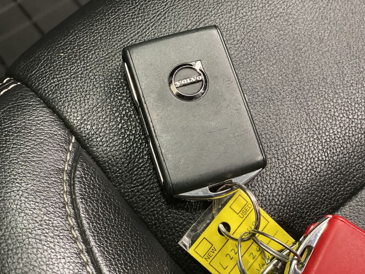 Thumbnail: 2020 Volvo XC40 - 31