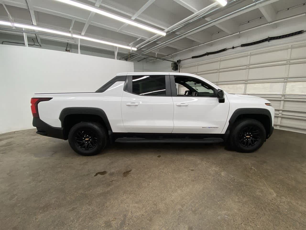 Thumbnail: 2024 Chevrolet Silverado EV - 7