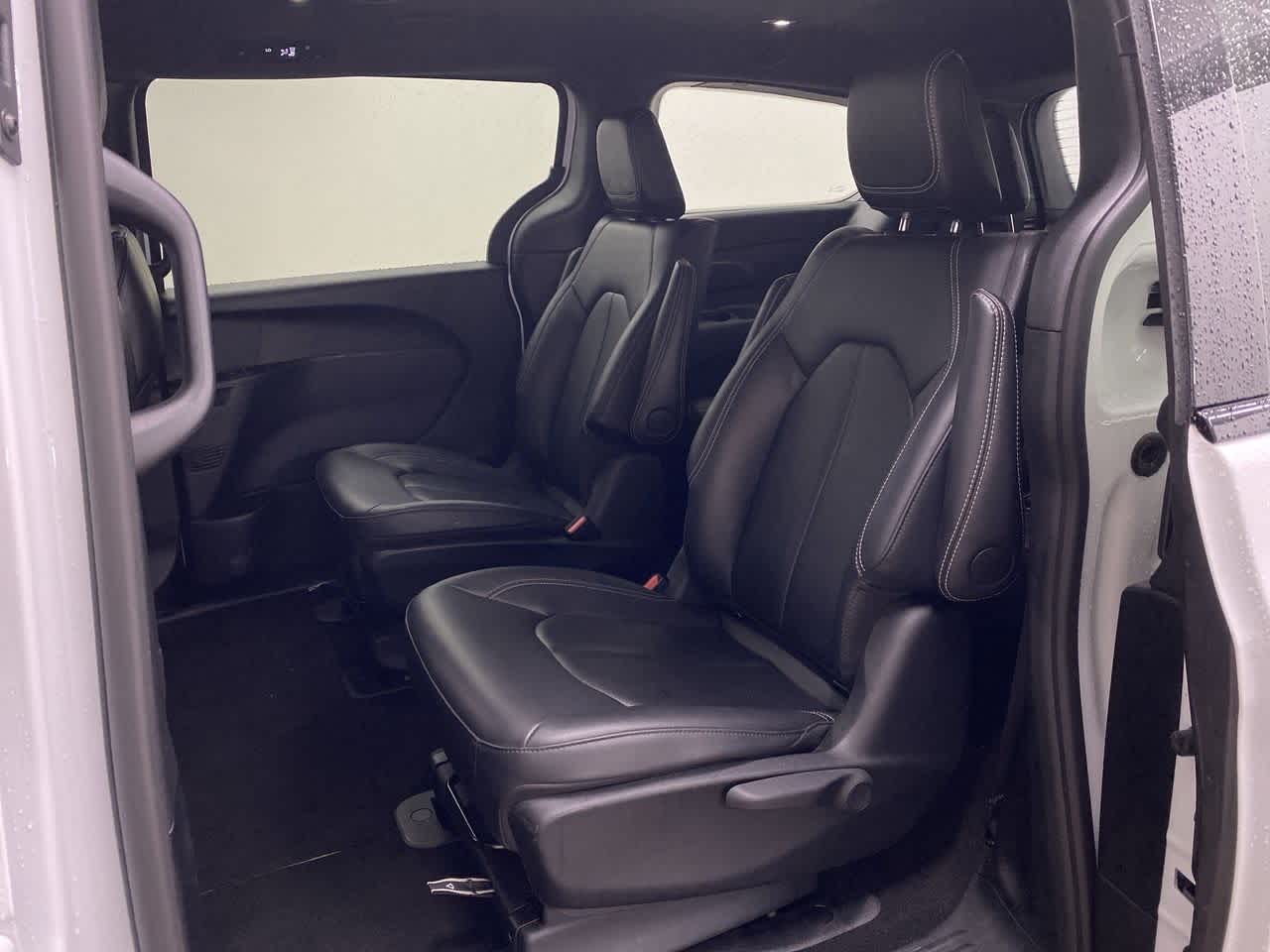 Thumbnail: 2024 Chrysler Pacifica - 17