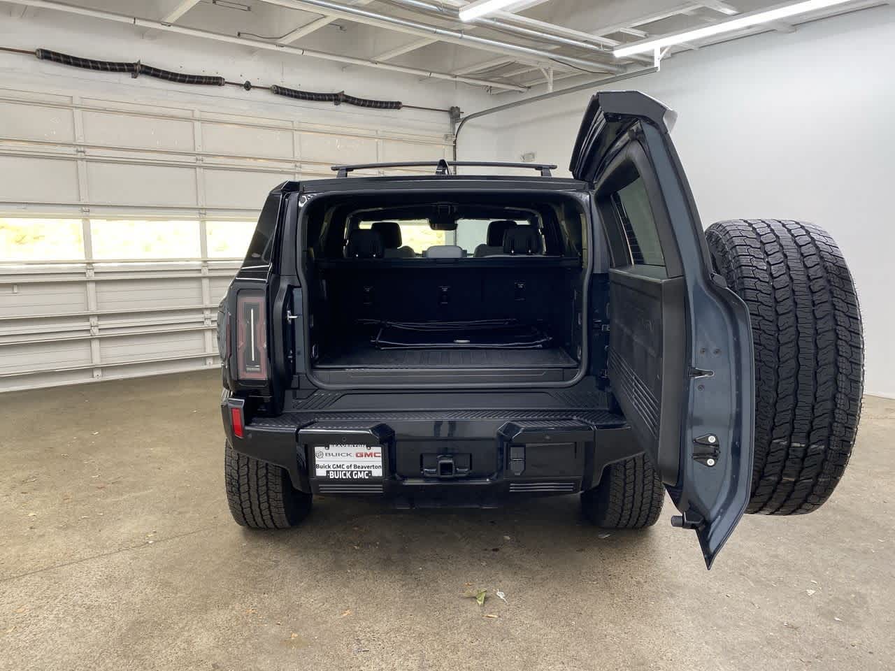 Thumbnail: 2025 GMC Hummer EV - 28