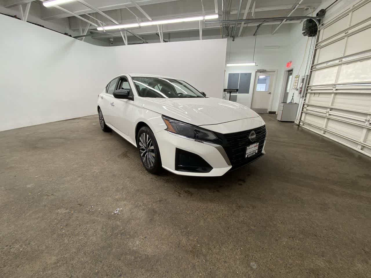 Thumbnail: 2025 Nissan Altima - 8