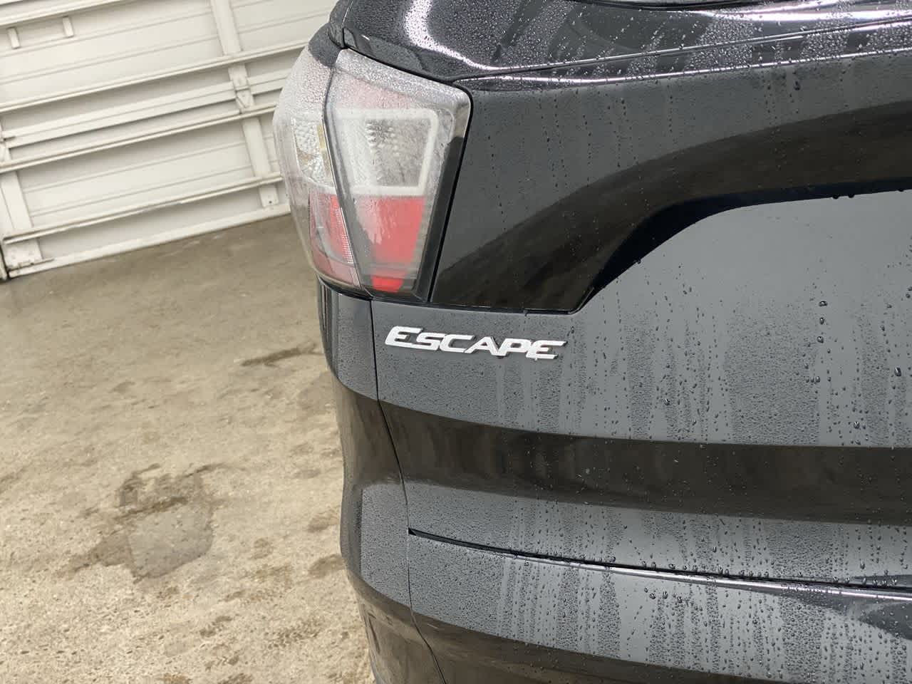 Thumbnail: 2017 Ford Escape - 10