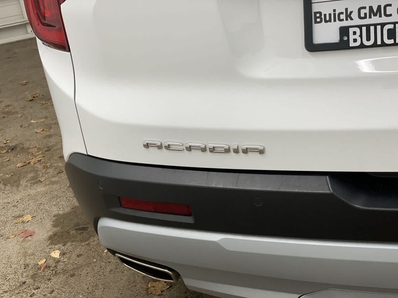 Thumbnail: 2023 GMC Acadia - 10
