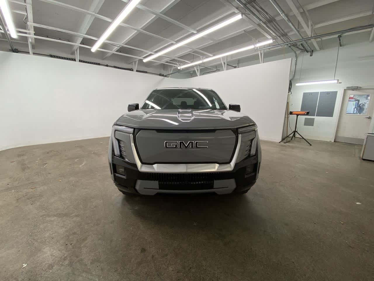 2024 GMC Sierra EV Denali 9