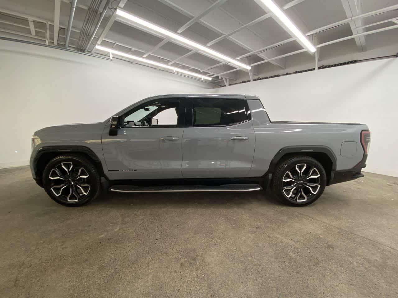 2024 GMC Sierra EV Denali 3